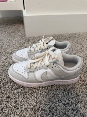 Nike Kids Low-Top Sneakers in White and Light Gray